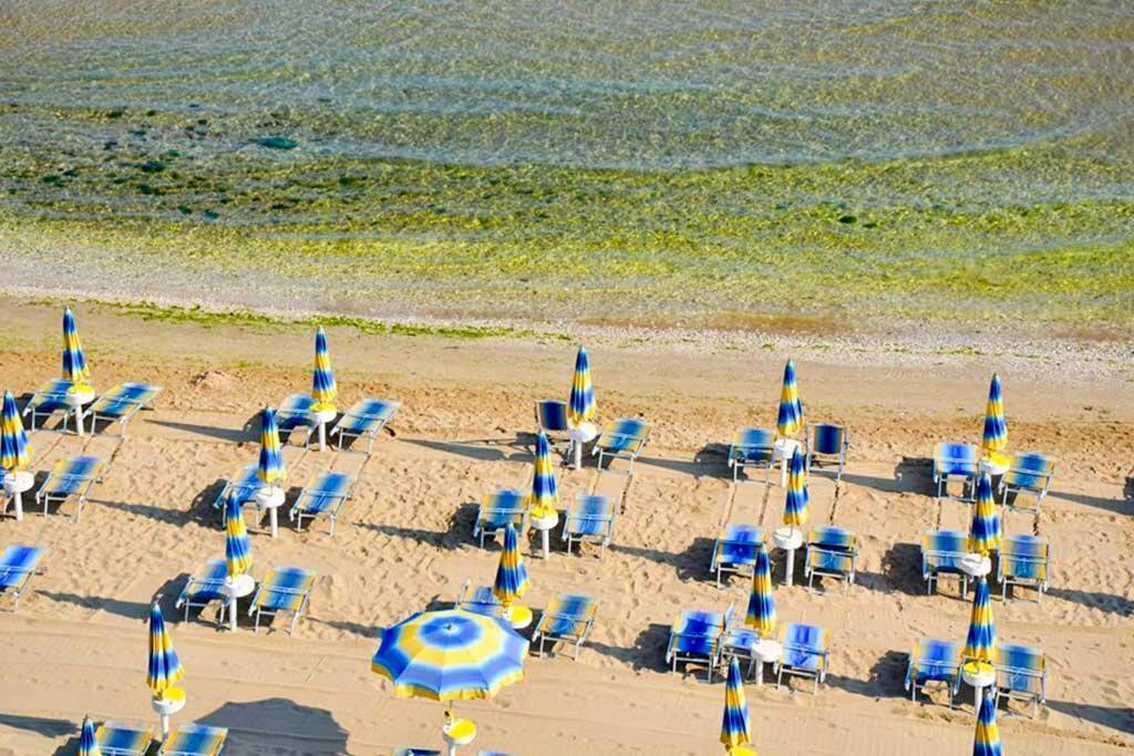 Hotel Marechiaro - Direttamente Sul Mare San Menaio Exteriér fotografie